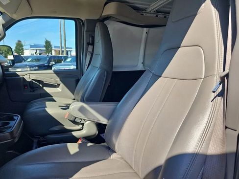 Used 2023 GMC Savana 2500 w/ Driver Convenience Package image 10