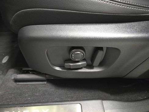 Certified 2024 Land Rover Discovery Sport Dynamic SE image 22