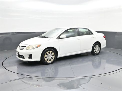 Used 2011 Toyota Corolla LE image 28