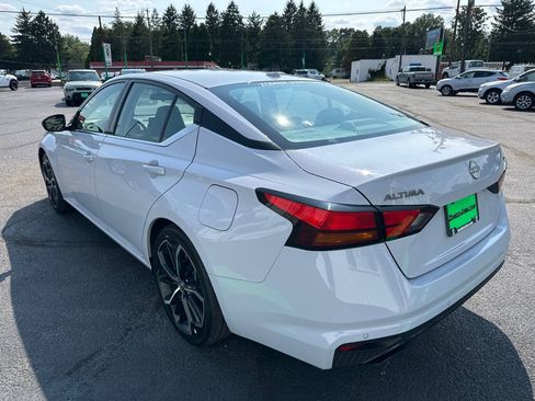 Used 2024 Nissan Altima 2.5 SR FWD image 5
