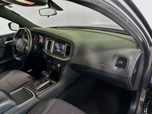 Used 2022 Dodge Charger SXT RWD image 27