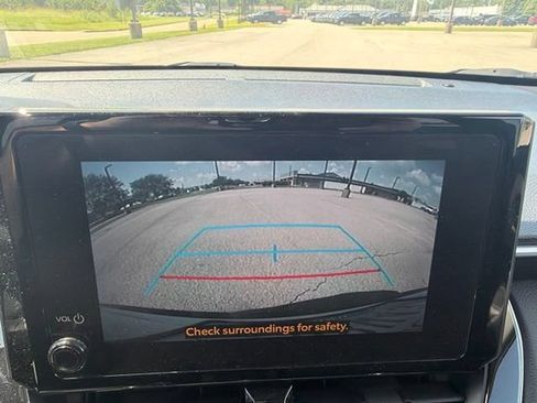 Certified 2023 Toyota Corolla Cross LE w/ Moonroof Package AWD/4WD image 18