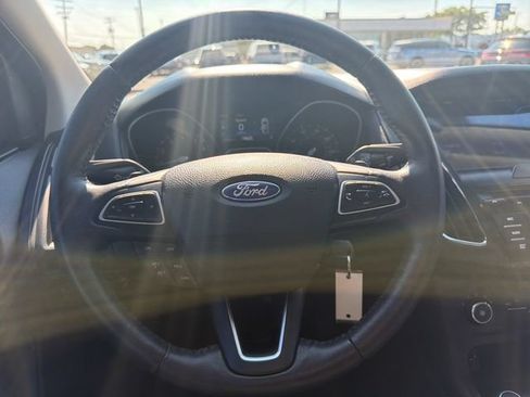 Used 2016 Ford Focus SE w/ SE Sport Package FWD image 16