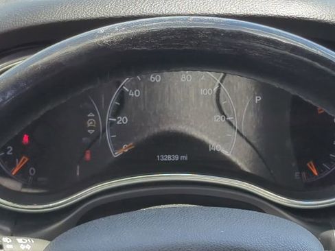 Used 2015 Jeep Grand Cherokee Altitude AWD/4WD image 9