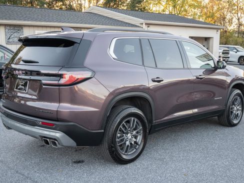 Used 2025 GMC Acadia Elevation image 10