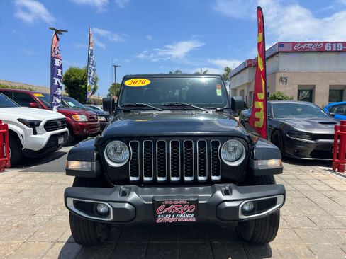 Used 2020 Jeep Gladiator Overland AWD/4WD image 3
