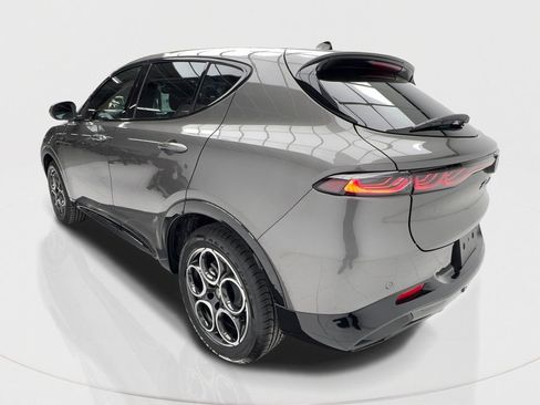 New 2025 Alfa Romeo Tonale w/ Premium Package AWD/4WD image 9