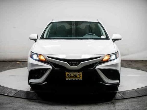 Used 2023 Toyota Camry SE image 6