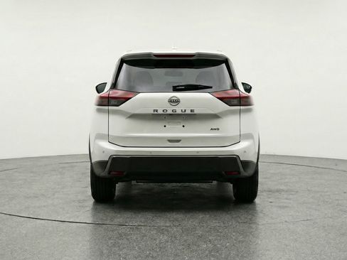 Used 2025 Nissan Rogue SV AWD/4WD image 7
