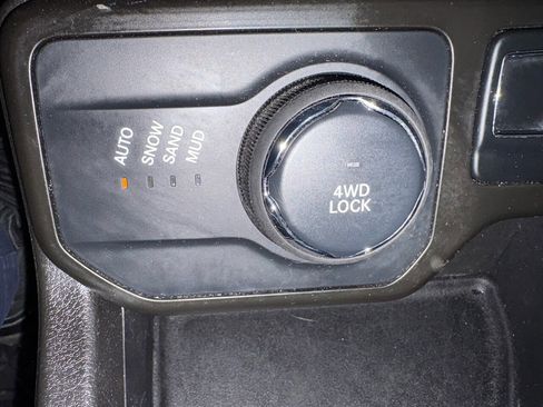 Used 2022 Jeep Renegade Latitude w/ Sun/Sound Group image 15