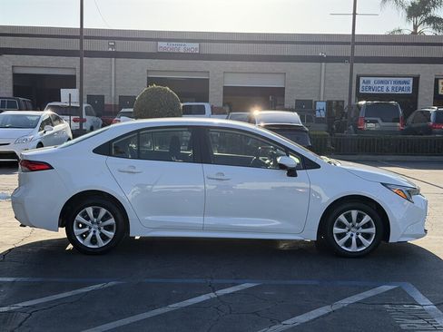 Used 2024 Toyota Corolla LE FWD image 8
