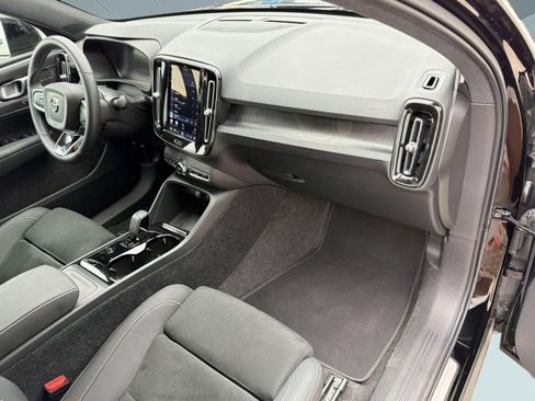 Certified 2023 Volvo C40 P8 Recharge Ultimate image 31