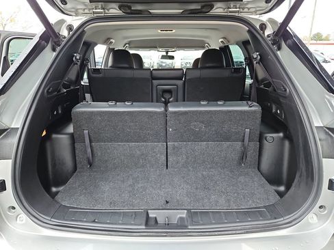 Used 2023 Mitsubishi Outlander SE image 30