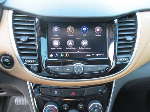 Used 2020 Chevrolet Trax Premier FWD image 27