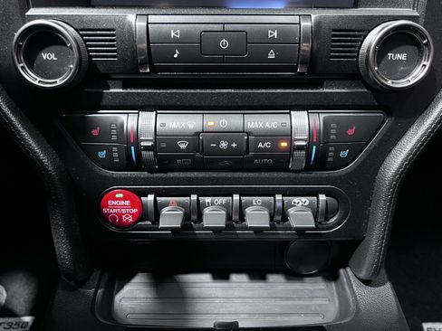 Used 2016 Ford Mustang Shelby GT350 w/ Technology Package image 20