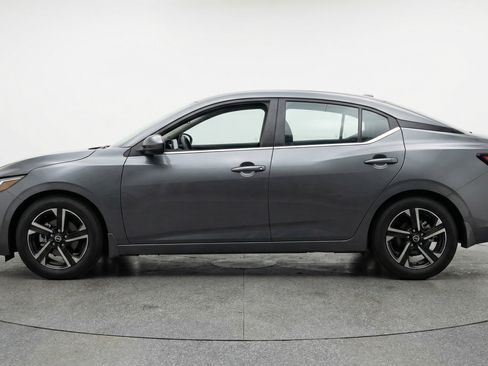 Used 2025 Nissan Sentra SV image 5