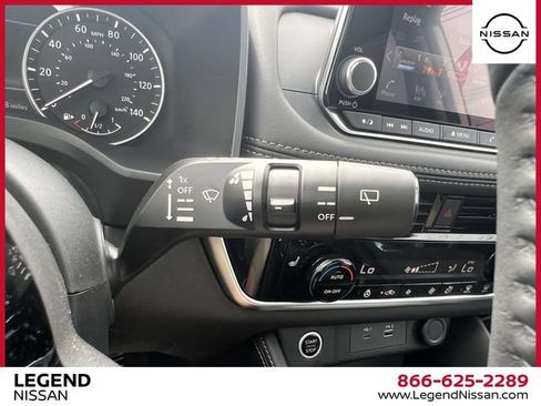 Used 2023 Nissan Rogue SL AWD/4WD image 25