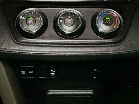 Used 2018 Toyota RAV4 LE w/ All Weather Liner Package AWD/4WD image 13