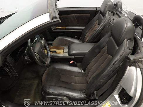 Used 2006 Cadillac XLR V image 34