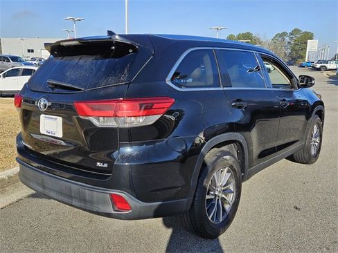Used 2019 Toyota Highlander XLE image 13