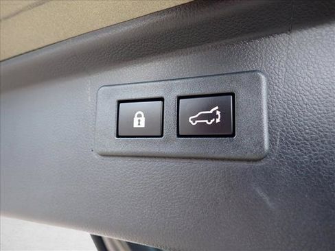 Certified 2023 Subaru Outback Touring XT AWD/4WD image 9