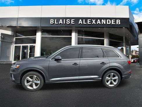 Used 2021 Audi Q7 2.0T Premium Plus w/ Premium Plus Package AWD/4WD image 10