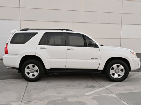 Used 2006 Toyota 4Runner SR5 AWD/4WD image 8
