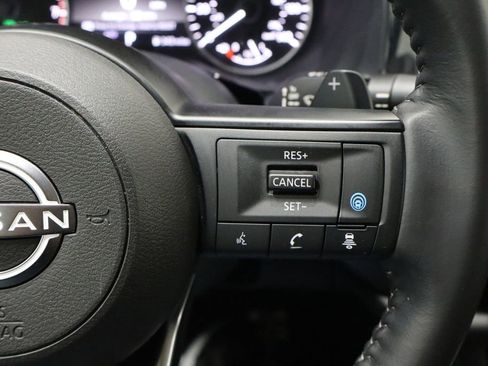 Used 2024 Nissan Pathfinder SV image 27