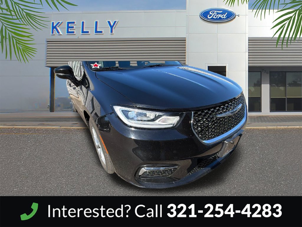 Used 2026 Chrysler Pacifica Limited FWD image 9