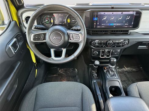 Used 2024 Jeep Wrangler Unlimited Sahara AWD/4WD image 26