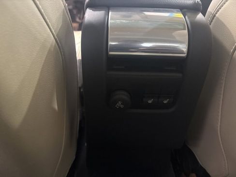 Used 2016 Volvo S60 T5 Inscription Platinum w/ Climate Package image 19