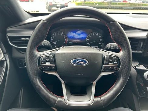 Used 2023 Ford Explorer ST-Line image 15