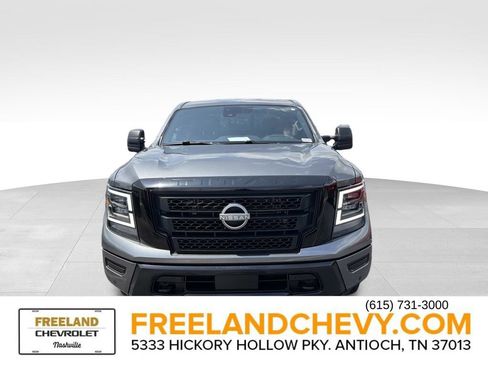 Used 2023 Nissan Titan SV w/ SV Convenience Package AWD/4WD image 9