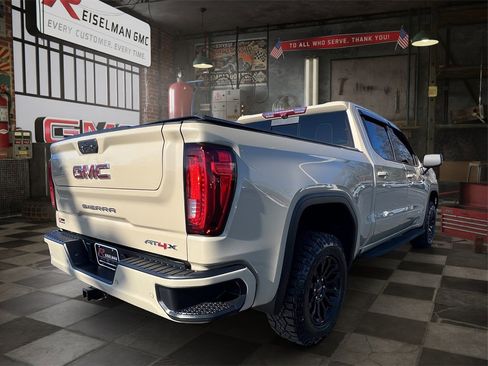 Certified 2022 GMC Sierra 1500 AT4X image 3