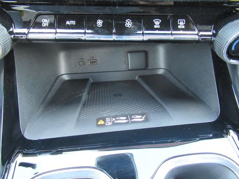 New 2026 Chevrolet Traverse High Country FWD image 26