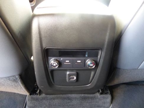Used 2023 Buick Enclave Essence AWD/4WD image 37