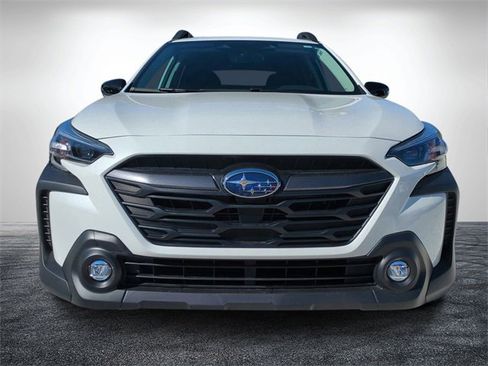 Used 2025 Subaru Outback Premium image 9