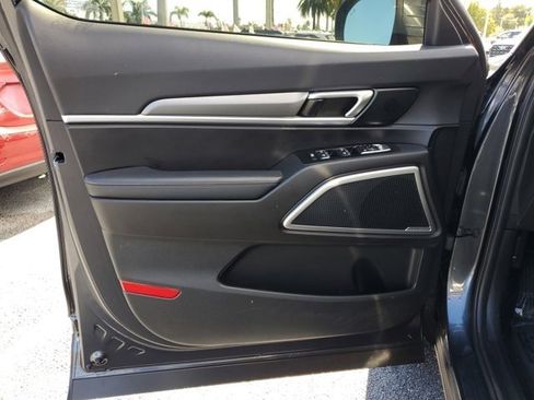 Used 2022 Kia Telluride S image 14