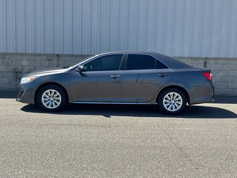 Used 2012 Toyota Camry LE FWD image 6
