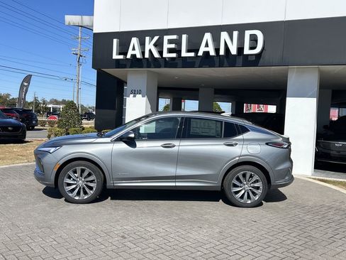 New 2026 Buick Envista Avenir image 3