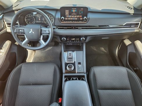 Used 2023 Mitsubishi Outlander ES FWD image 19