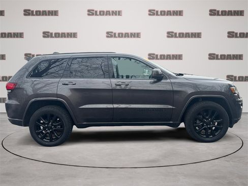 Used 2020 Jeep Grand Cherokee Altitude image 6
