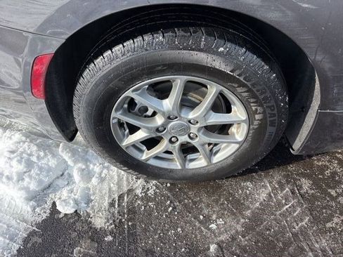 Used 2022 Chrysler Pacifica Touring image 43