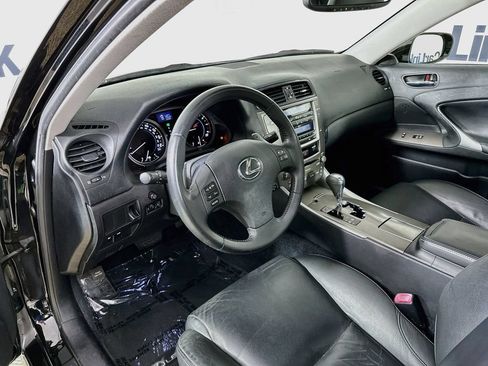 Used 2010 Lexus IS 250 w/ Preferred Accessory Package RWD image 10