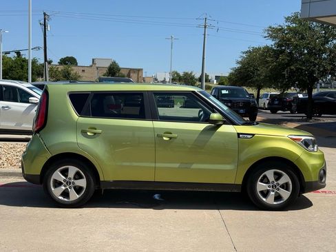 Used 2017 Kia Soul FWD image 7