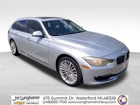 Used 2014 BMW 328i xDrive Wagon AWD/4WD image 2