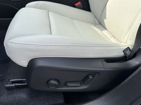 New 2026 Volvo XC40 B5 Plus w/ Protection Package Premier image 12