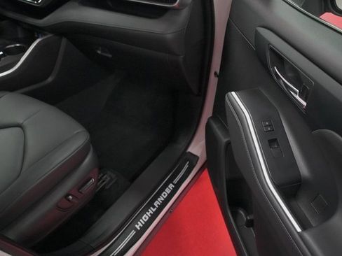 Certified 2022 Toyota Highlander XLE image 15