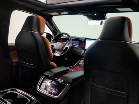 Used 2021 Lincoln Navigator Reserve AWD/4WD image 38