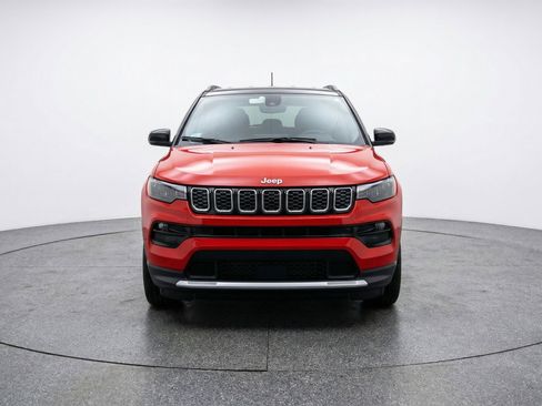 Used 2025 Jeep Compass Limited image 2